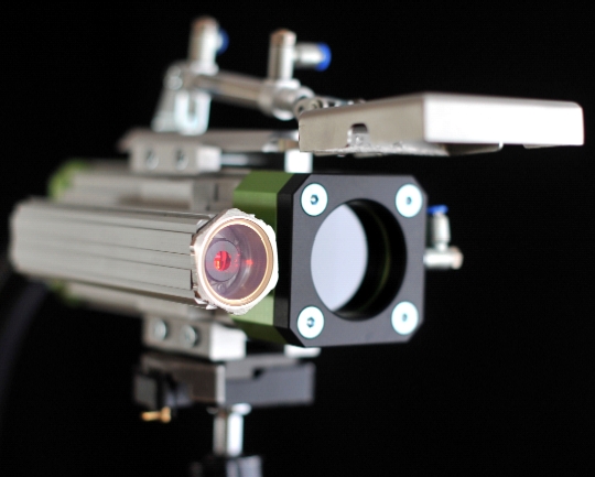 Geh&auml;use mit Ausrichtlaser, Ringduese, Klappe